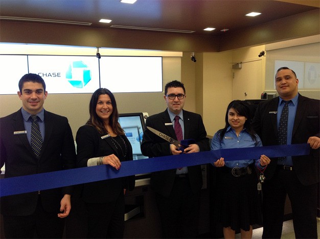 Chase celebrates the opening of the South end Mercer Island branch with a ribbon cutting on Tuesday
