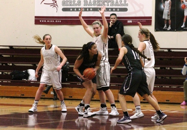 Mercer Island defenders Josie Blakeslee (12)