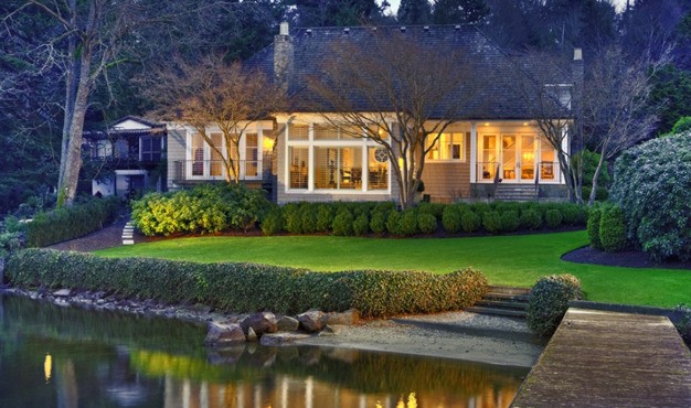 This Mercer Island home on West Mercer Way was built in 2005. It has 90 feet of no-bank waterfront