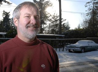 Chad Coleman/Mercer Island Reporter Islander Lorne Jacobson helped his neighbors cope during the long power outage in December.