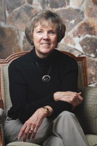 Chad Coleman/Mercer Island Reporter Islander Mary Salazar was awarded the SON’s Distinguished Alumni Award at the University of Washington’s annual 2007 Nursing Leadership Awards Banquet.