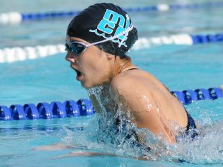 Chad Coleman/Mercer Island Reporter Allison Ratcey of the Mercer Island Country Club swims the second leg of the girls’ 11- and 12-year-old 200-meter medley relay on Thursday at the Shore Club.