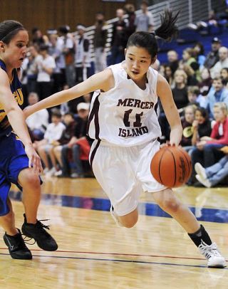 Chad Coleman/Mercer Island Reporter Mercer Island freshman Jae Shin scored a season-high 20 points against fourth-ranked Issaquah.