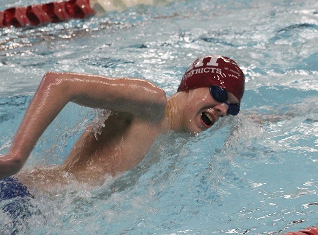 Mercer Island's Oliver Hoff competes in the 500 yard freestyle race Saturday