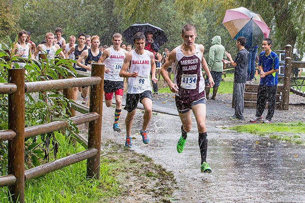 Nathan Gallatin (1154) rounds the curve at the Boys High School Open 5