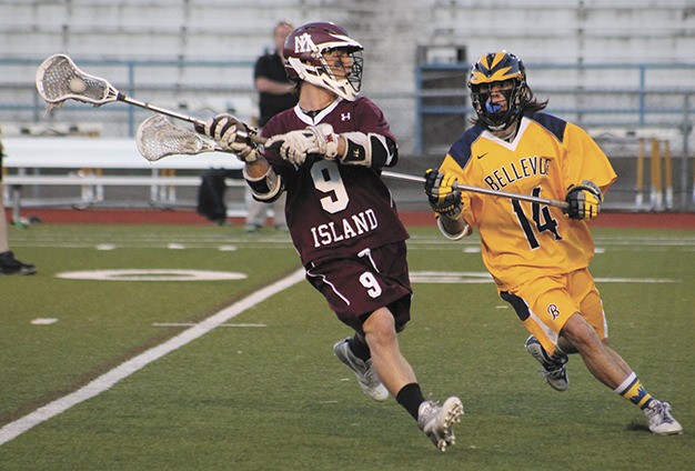 Mercer Island’s Peter Mahony looks to pass to a teammate during the Islanders’ loss to Bellevue on Friday