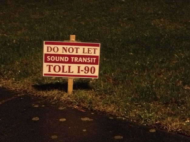 Contrary to what this sign says on the ramp to westbound I-90 off West Mercer Way