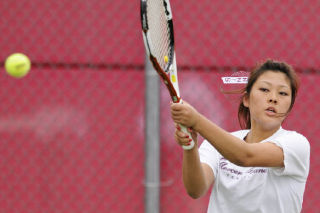 Islander Erica Leong won her No. 3 singles match along with a doubles match during the team’s win at Bellevue that all but clinched the 3A KingCo title.