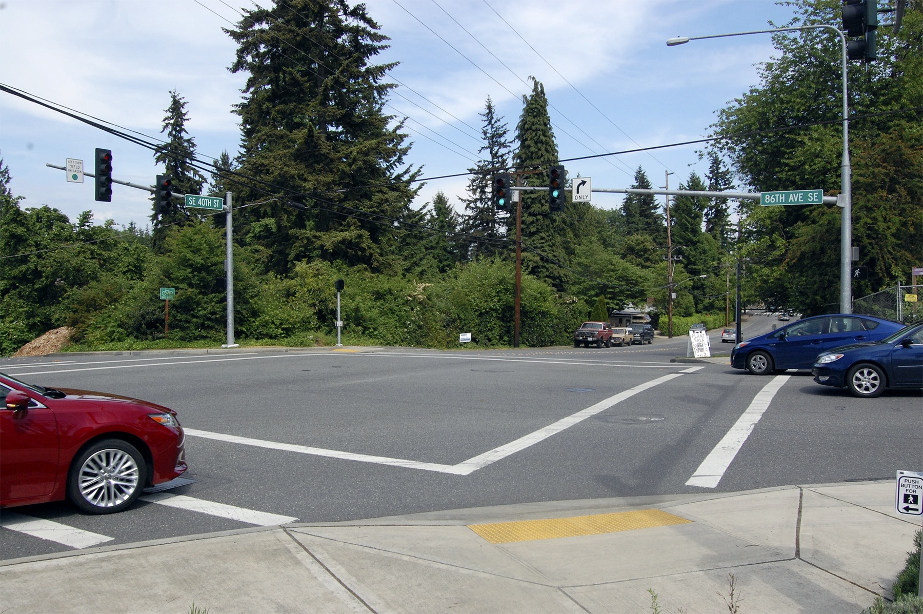 The Mercer Island City Council decided to add a westbound left turn lane at the intersection of Southeast 40th Street at the 86th Avenue Southeast
