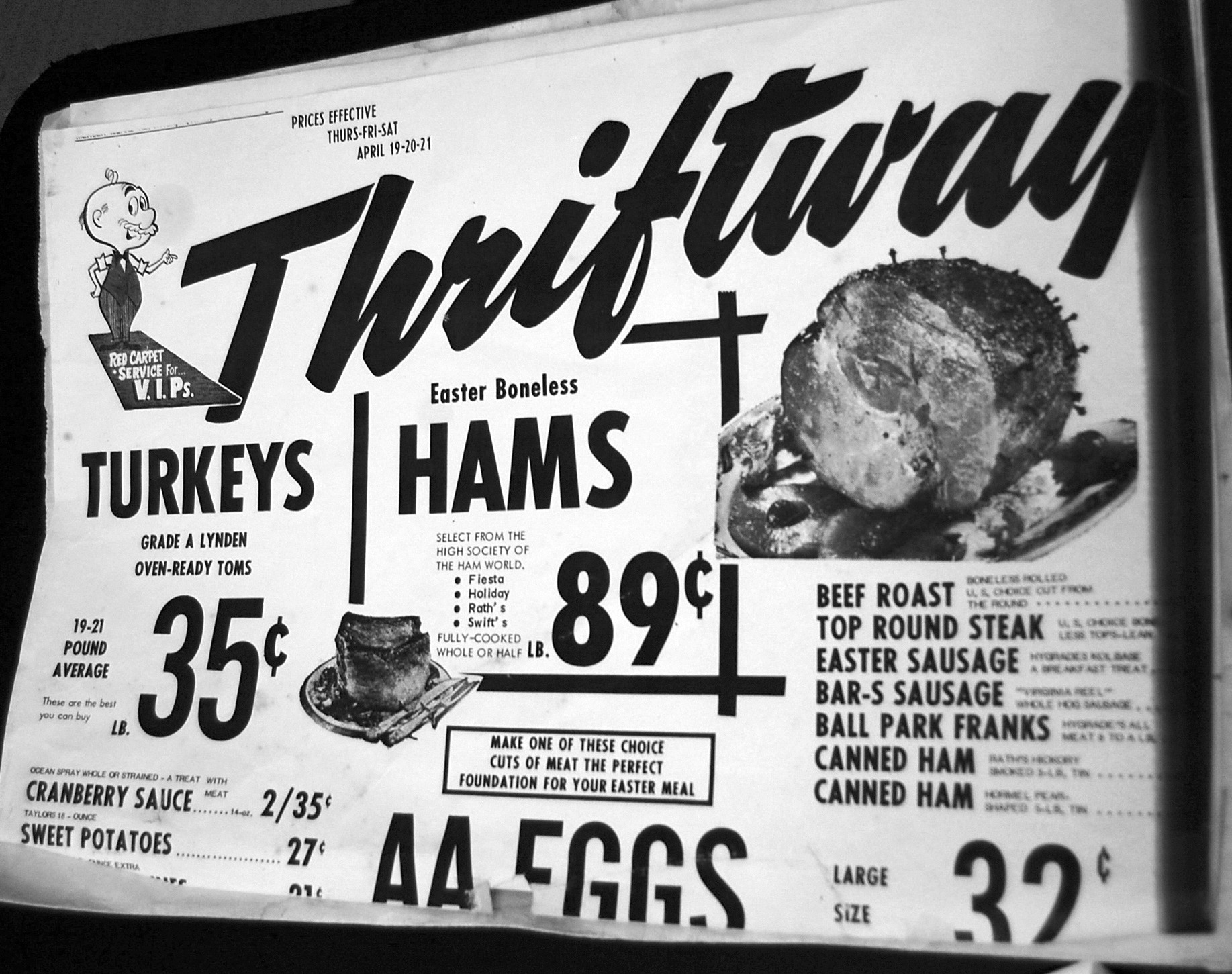 An old advertisement for the Thriftway on Mercer Island shows the price of groceries at the time. Image courtesy of Dee Hitch