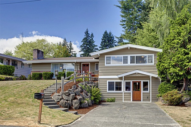 This is a 2011 image of the house once occupied by Fred and Patsy Hutchinson. The home recently sold to a cancer researcher.