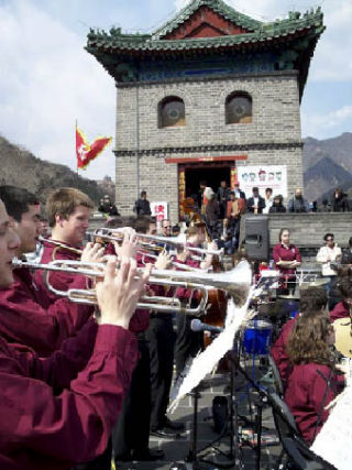 The Mercer Island High School jazz and wind ensembles took their music to China’s Great Wall over spring break.