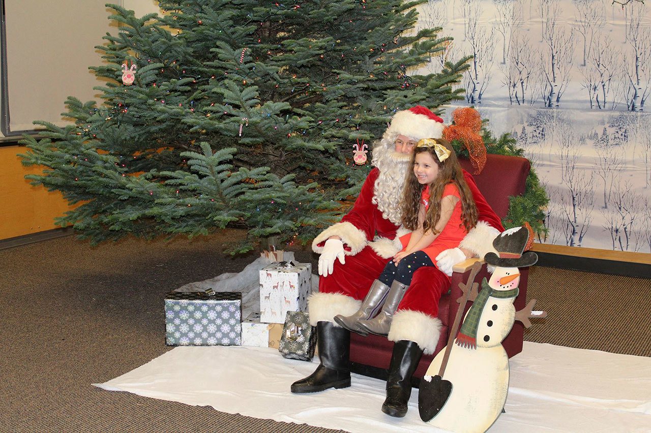 Santa visits Mercer Island families