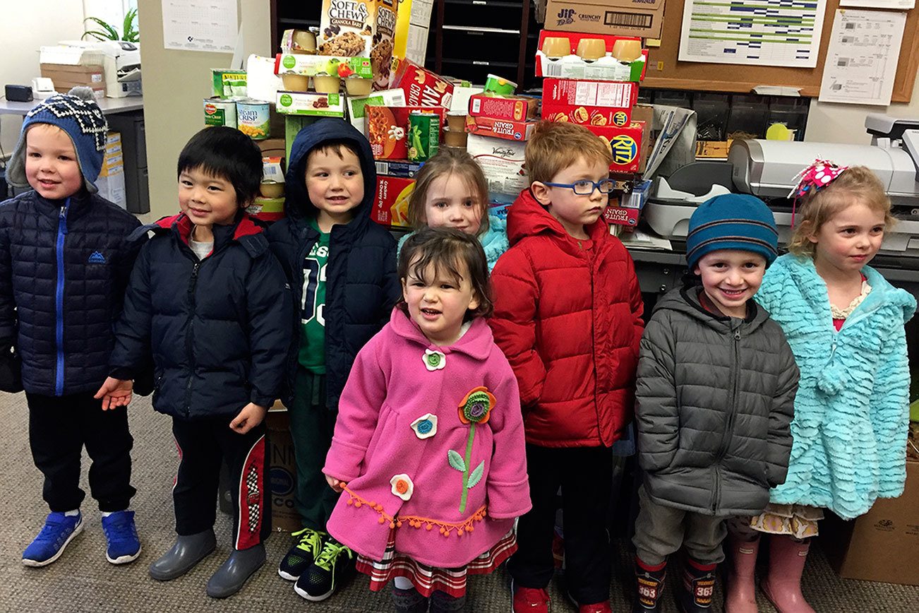 Mercer Island preschoolers learn to be thankful during food drive