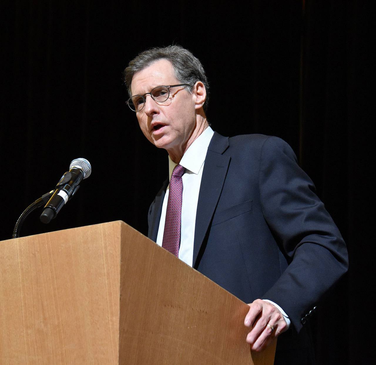 Joseph Quinlan, the managing director and chief market strategist at U.S. Trust, Bank of America Private Wealth Management, speaks to a crowd about Trumponomics during the Bellevue Chamber’s recent Eastside economic forecast breakfast. Photo courtesy of Evelyn Hou