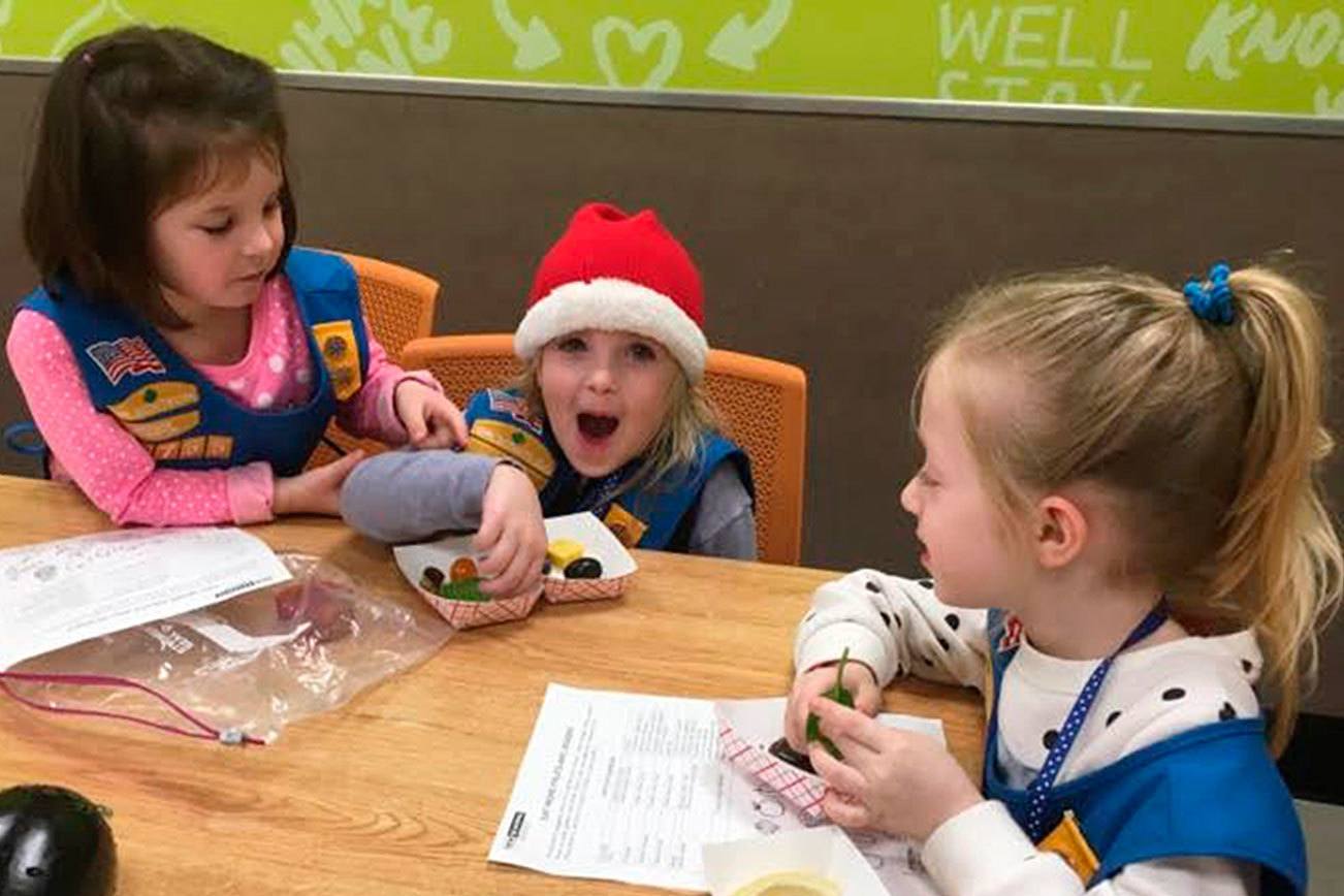 Mercer Island Girl Scouts ‘eat the rainbow’ at New Seasons