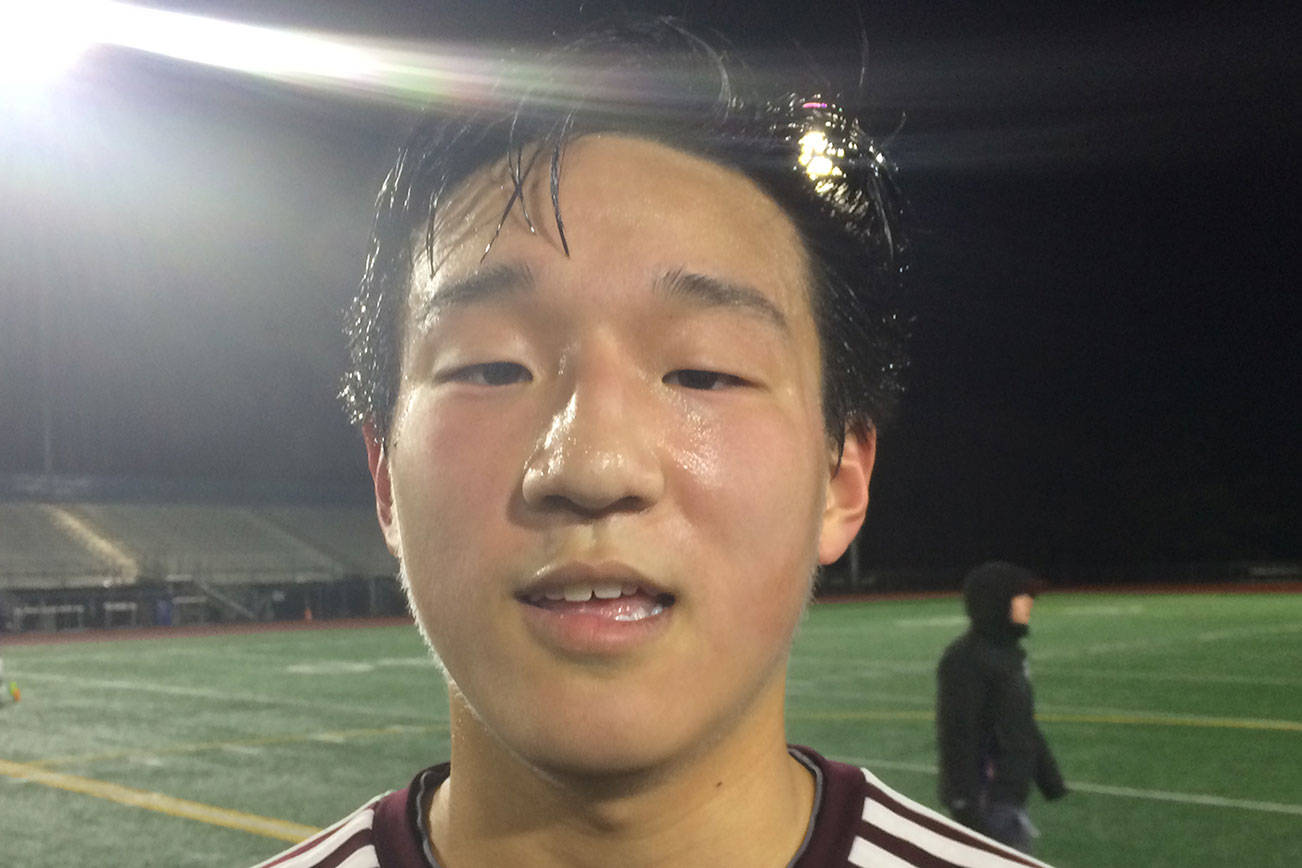 Islanders conquer Saints in KingCo 3A soccer showdown