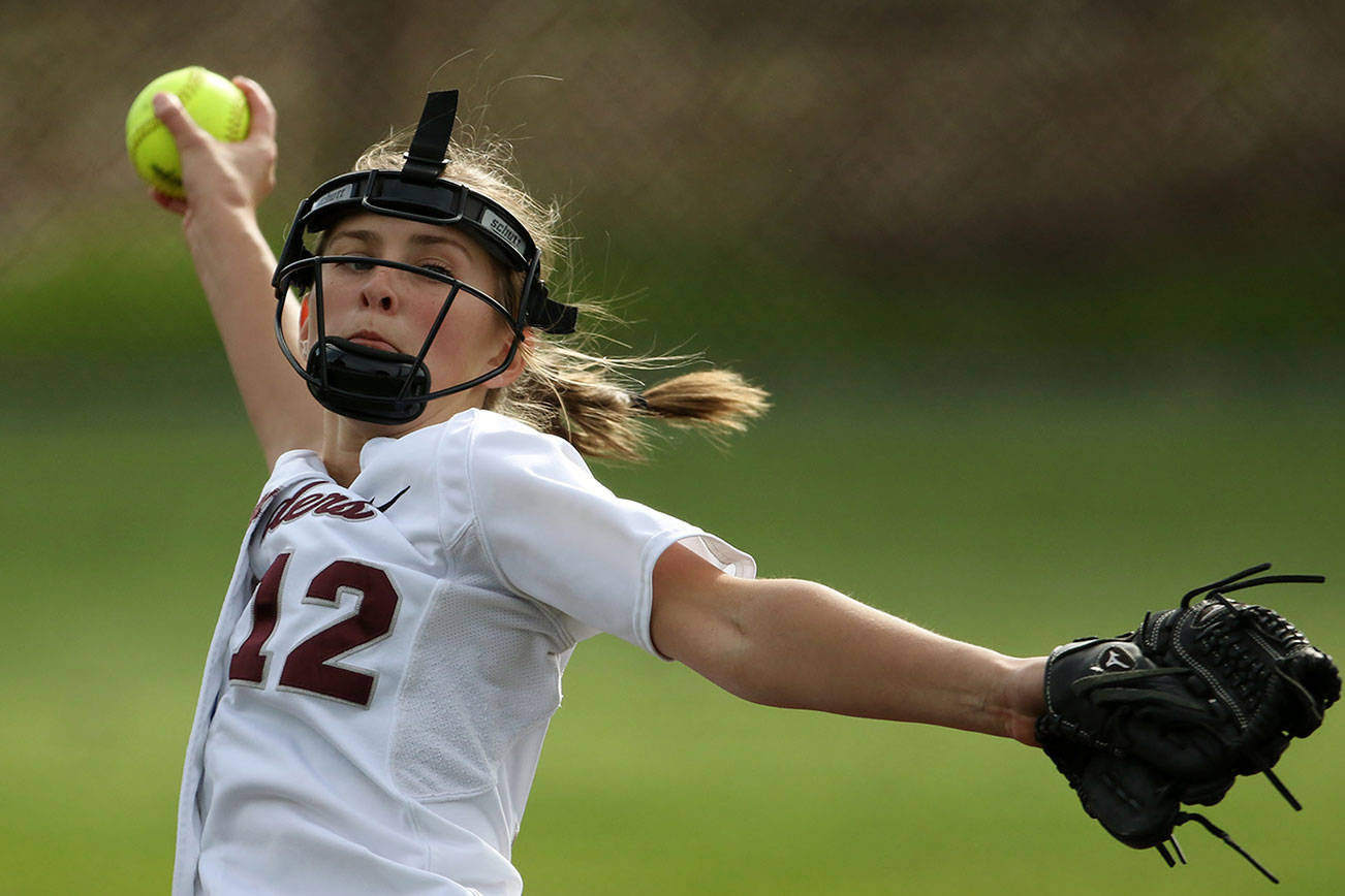 Islanders display determination, heart in season finale on the softball field