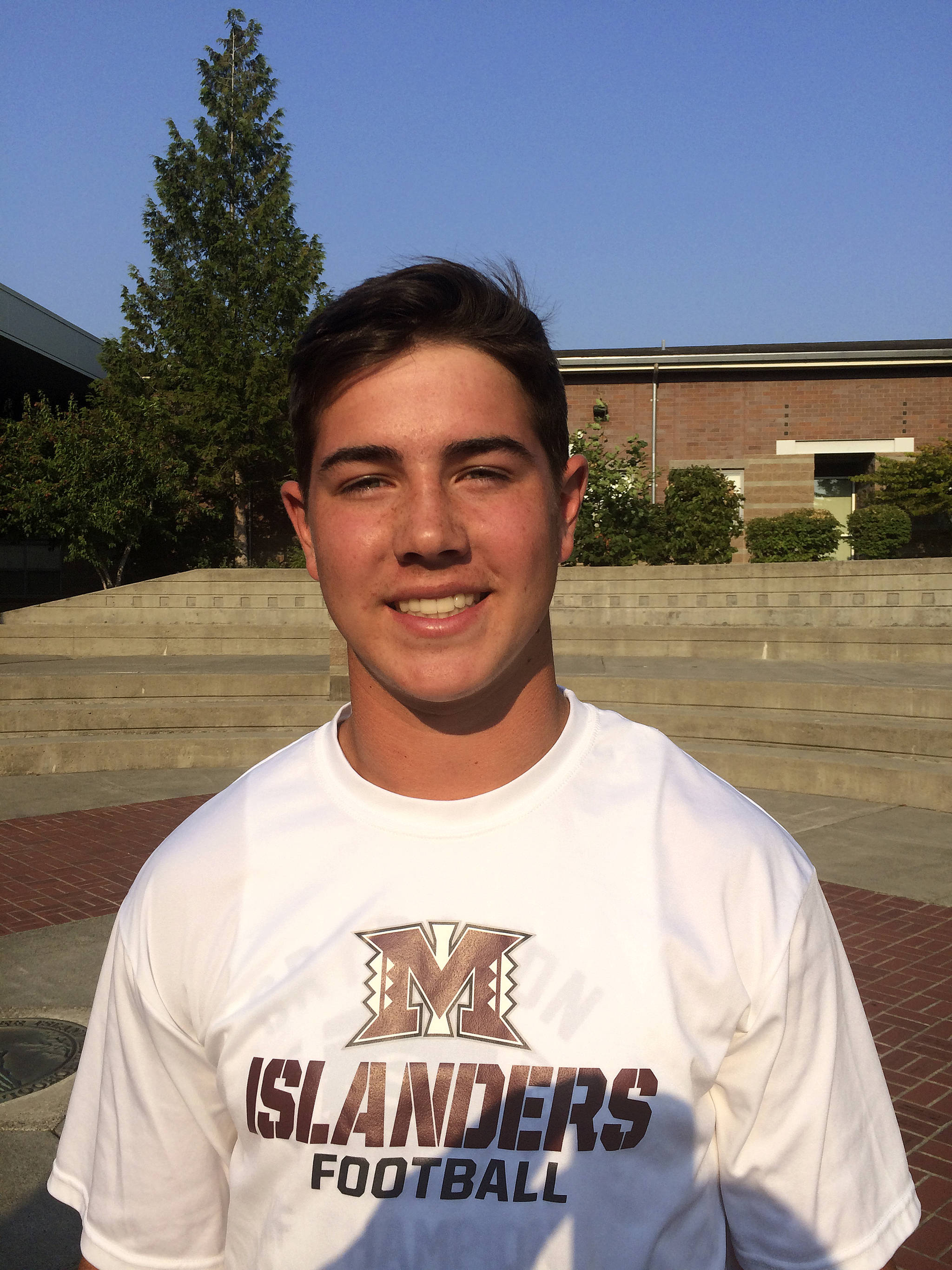 Shaun Scott, staff photo                                Mercer Island Islanders junior Cole Miller is one of the most versatile players on his team’s roster. Miller will be one of top receiving threats in the passing game for the Islanders in 2017.