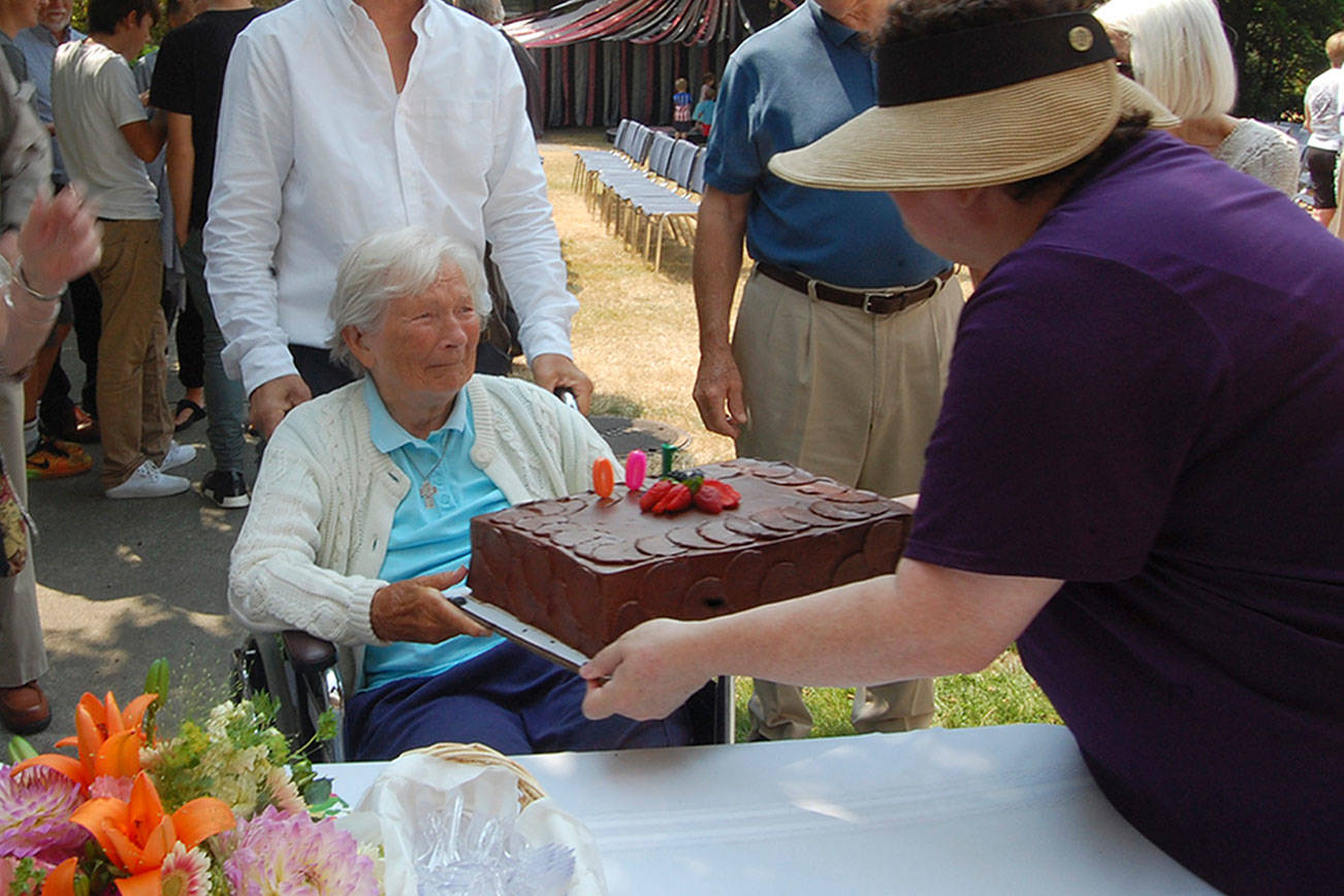Original Mercer Islander celebrates her 100th birthday