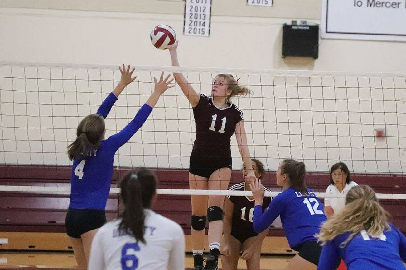 Mercer Island dominates Liberty on volleyball court