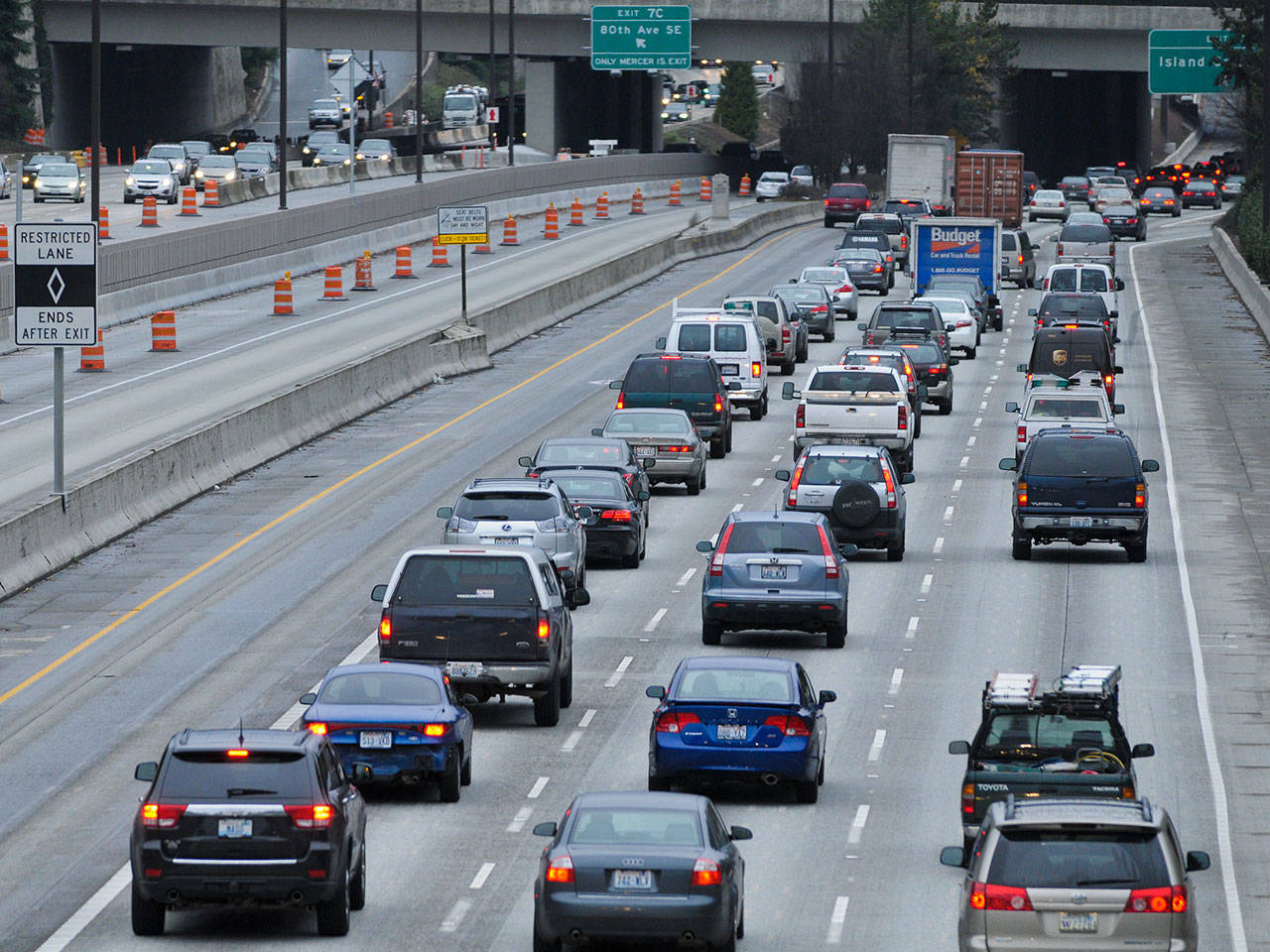 Traffic slows along westbound Interstate 90 across Mercer Island. File photo