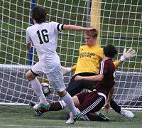 Islanders fall to Redmond, 1-0, in 3A KingCo soccer title match