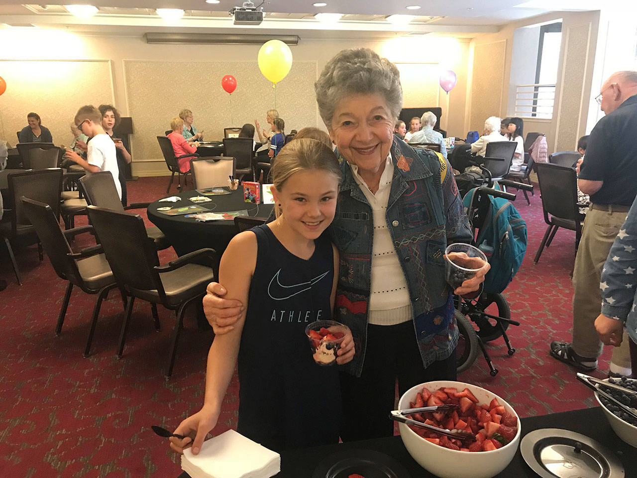 Lindsay Oliveira’s fourth grade class meets up with their pen pals at Aljoya for an end-of-the-year get together. Photos courtesy of Northwood Elementary