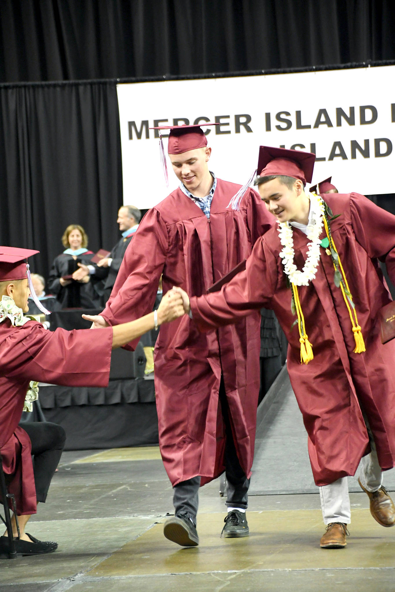 Mercer Island High School graduates 360 Mercer Island Reporter