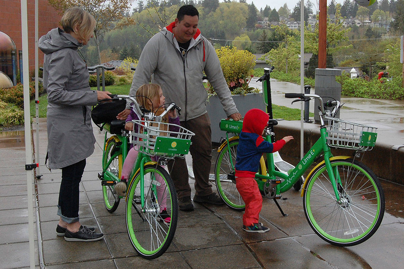 Mercer Islanders go green with bike share, solar