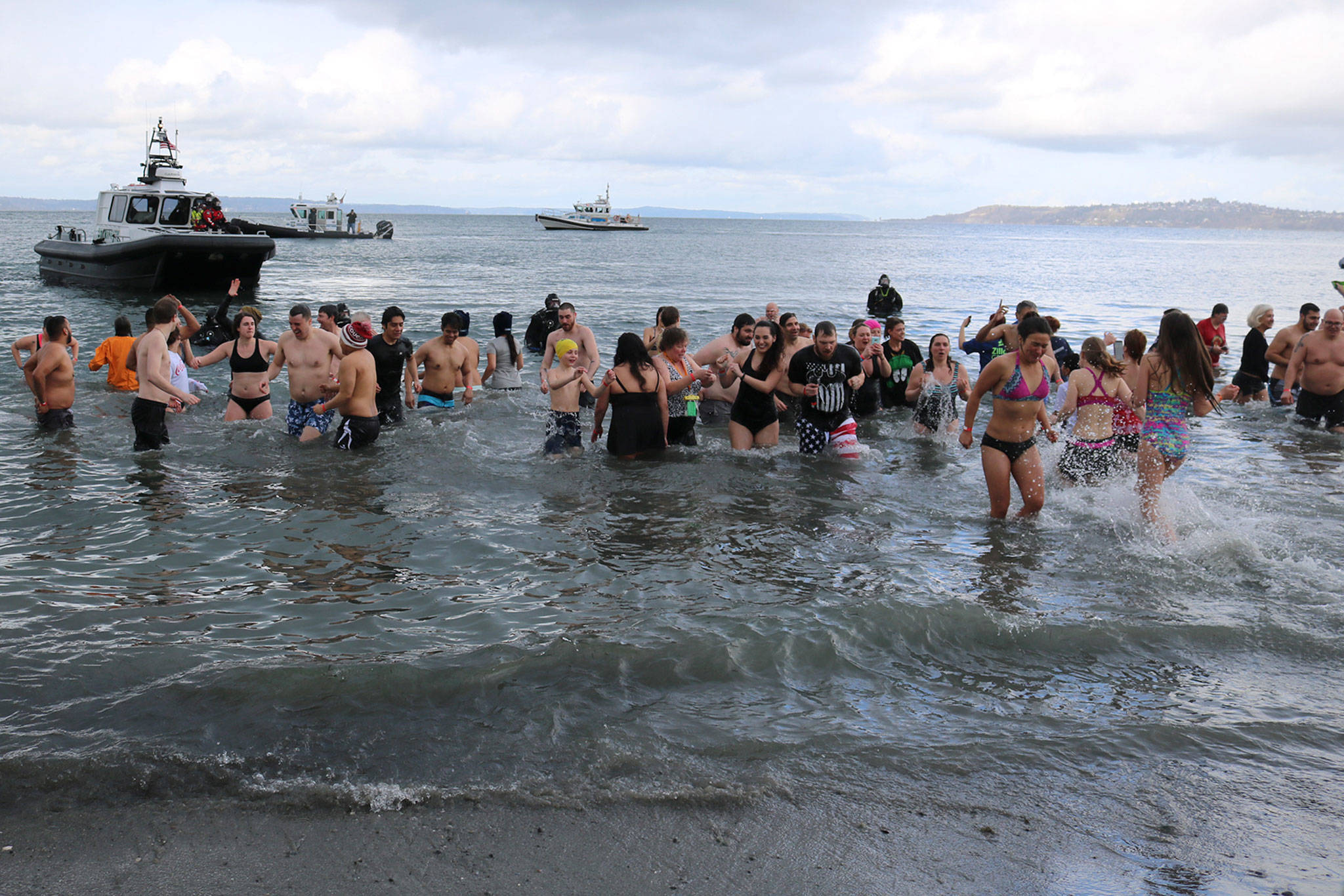 The polar plunge at Alki Beach fell short of breaking the world record of 1,799 people, set in 2015 in Poland. Katie Metzger/staff photo