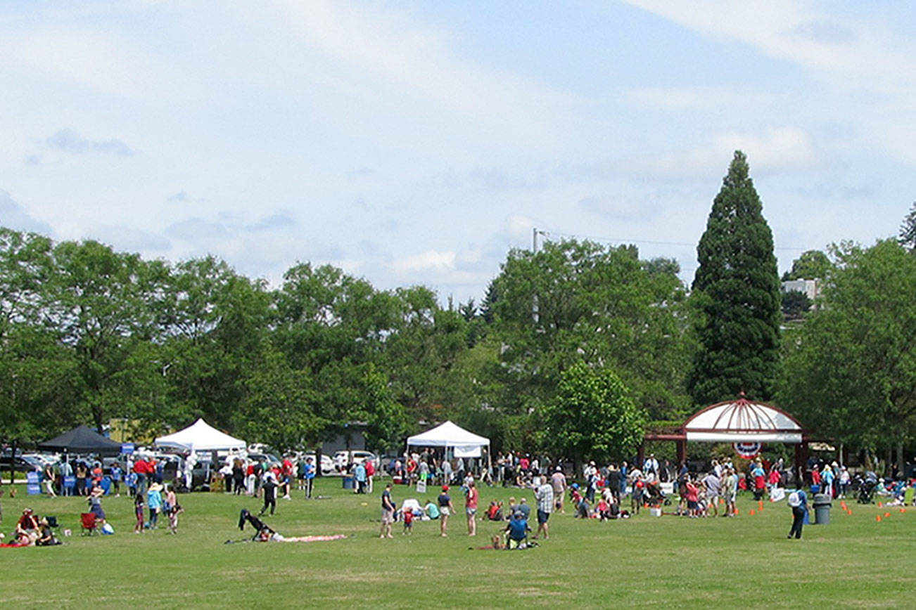 More than 200 attend community-organized July 4 picnic at Mercerdale Park