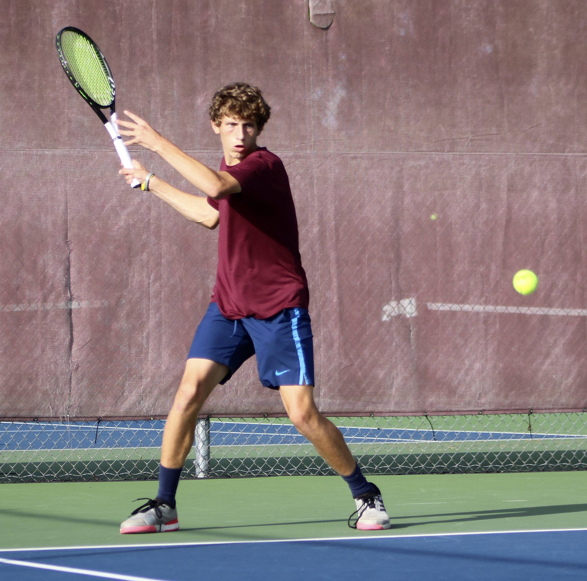 Mercer Island senior Andrew Kaelin during his victory over Interlake’s Vedant Chavan on Sept. 26. Benjamin Olson/ staff photo