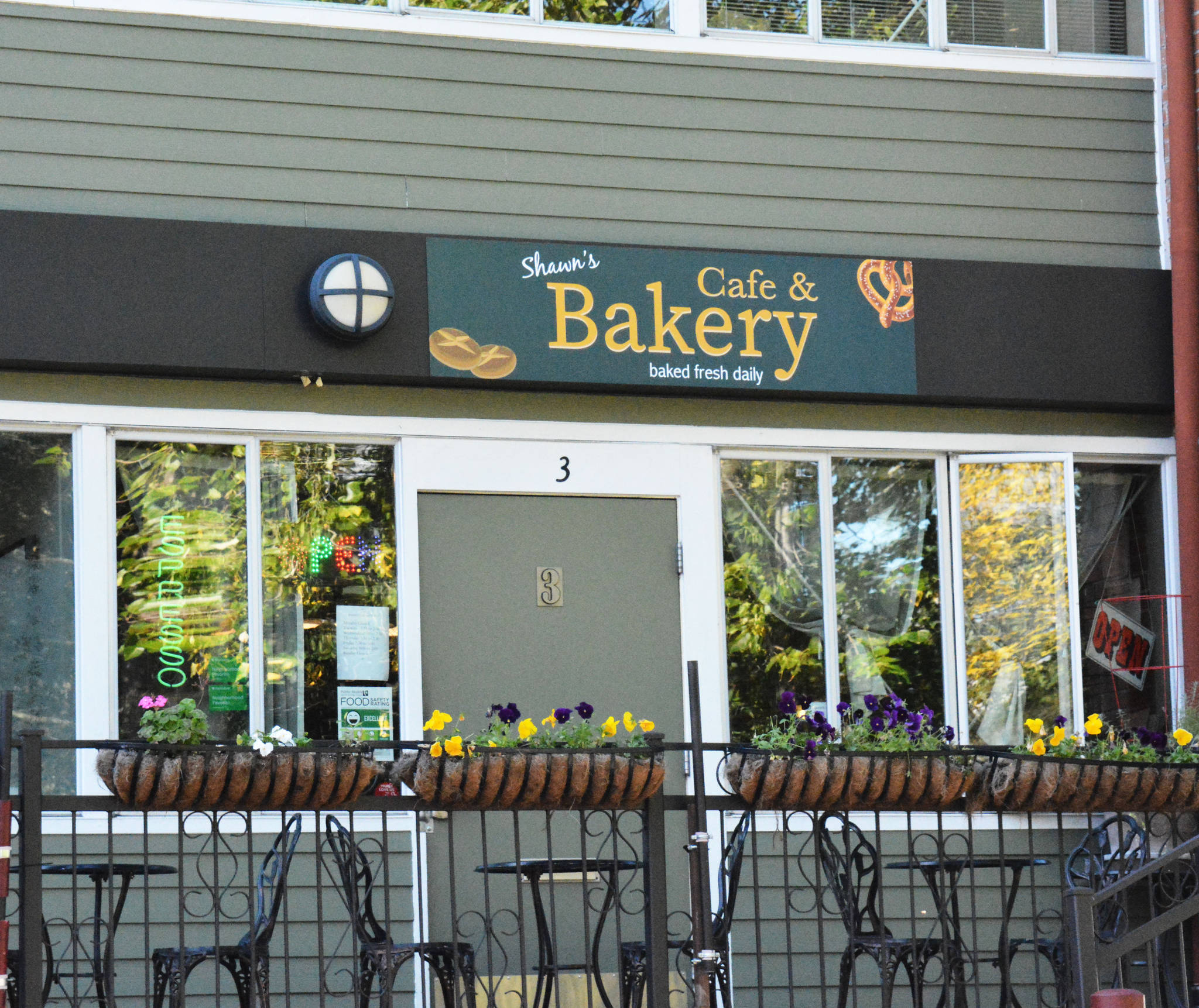 Community supports local bakery on Mercer Island