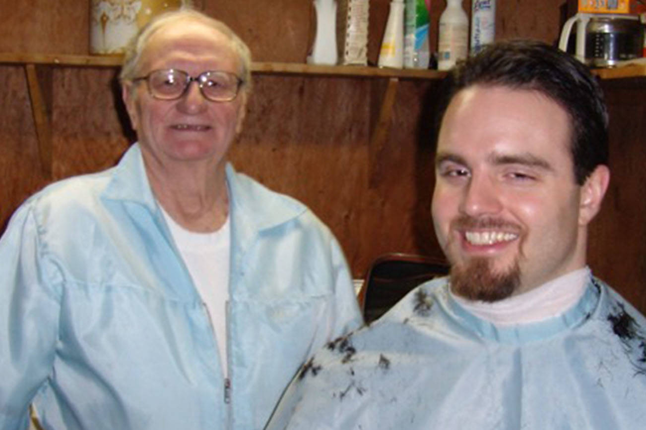 Longtime Mercer Island barber dies