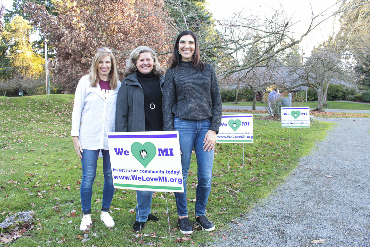From left, Mercer Island Community Fund grant chair Debbie Hanson, treasurer Betsy O’Connell and president Erin Krawiec. Natalie DeFord/staff photo