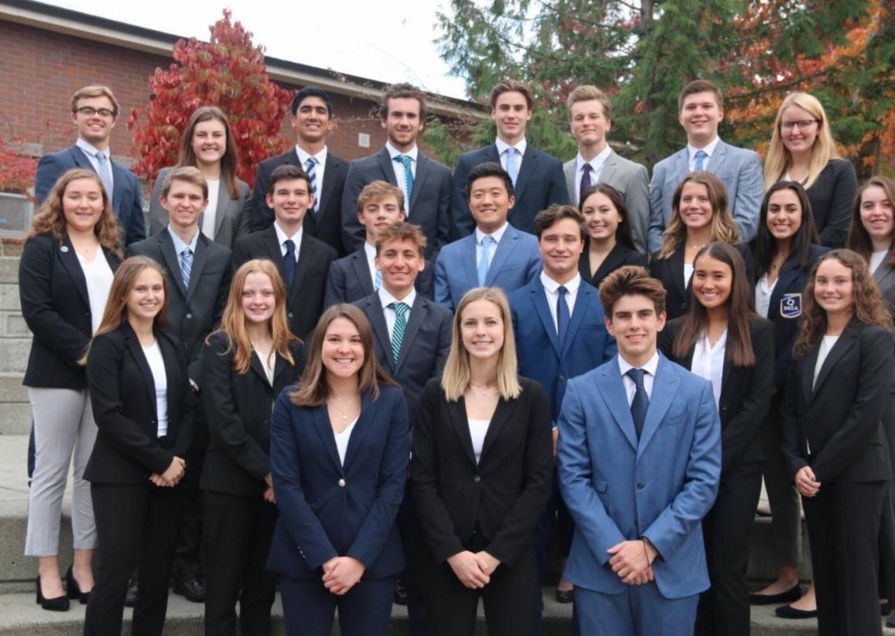 Students from MIHS’s International Entrepreneurship class. Photo courtesy Mercer Island Chamber of Commerce