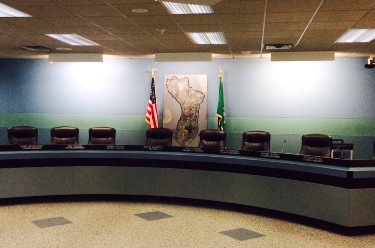 Council chambers. Photo courtesy city of Mercer Island                                Council chambers. Photo courtesy city of Mercer Island