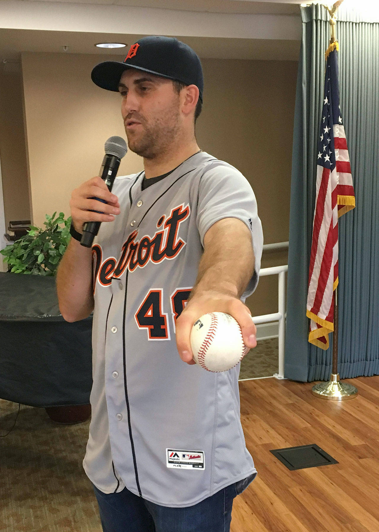 MLB pitcher Matthew Boyd demonstrates how he grips a baseball to residents of Covenant Shores on Oct. 30, 2017. Photo courtesy of Greg Asimakoupoulos