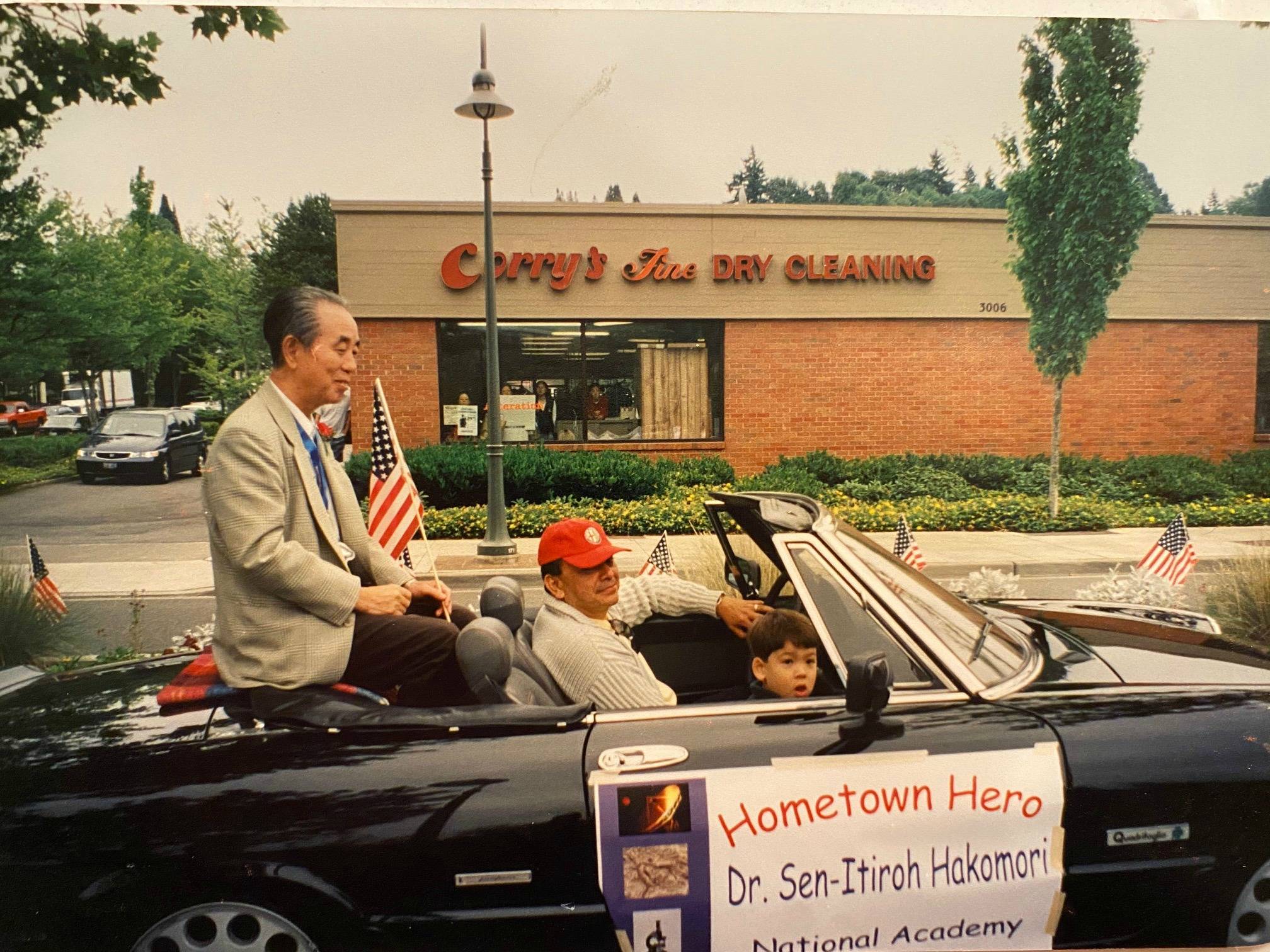 Dr. Sen-itiroh Hakomori was honored as a hometown hero at the Mercer Island Summer Celebration Parade in 2000. Courtesy photo