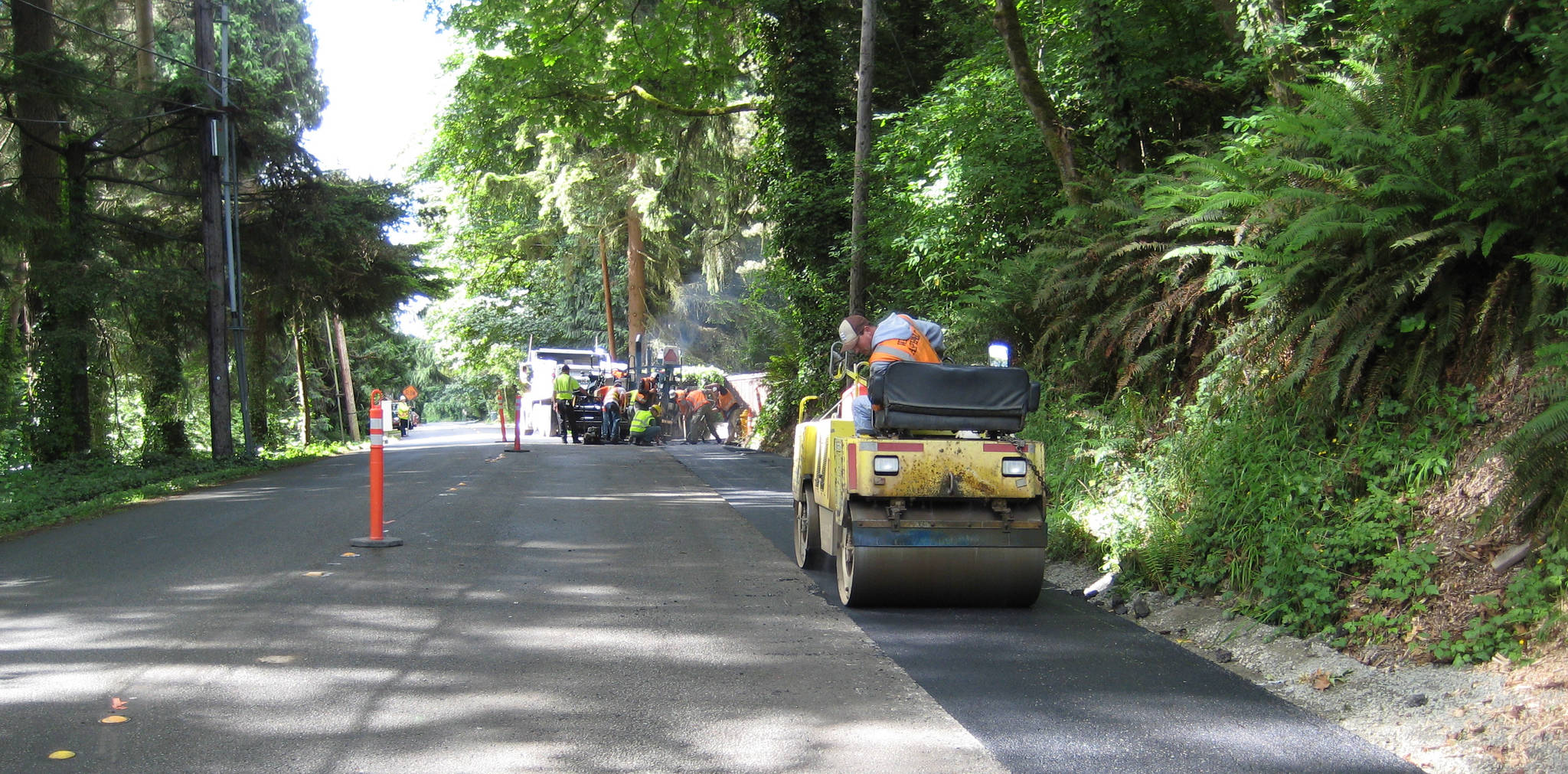 Construction takes place on one of the city’s East Mercer Way roadside shoulder paving projects. Courtesy of the city of Mercer Island