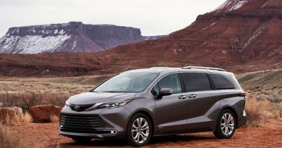 2021 Toyota Sienna Platinum hybrid minivan