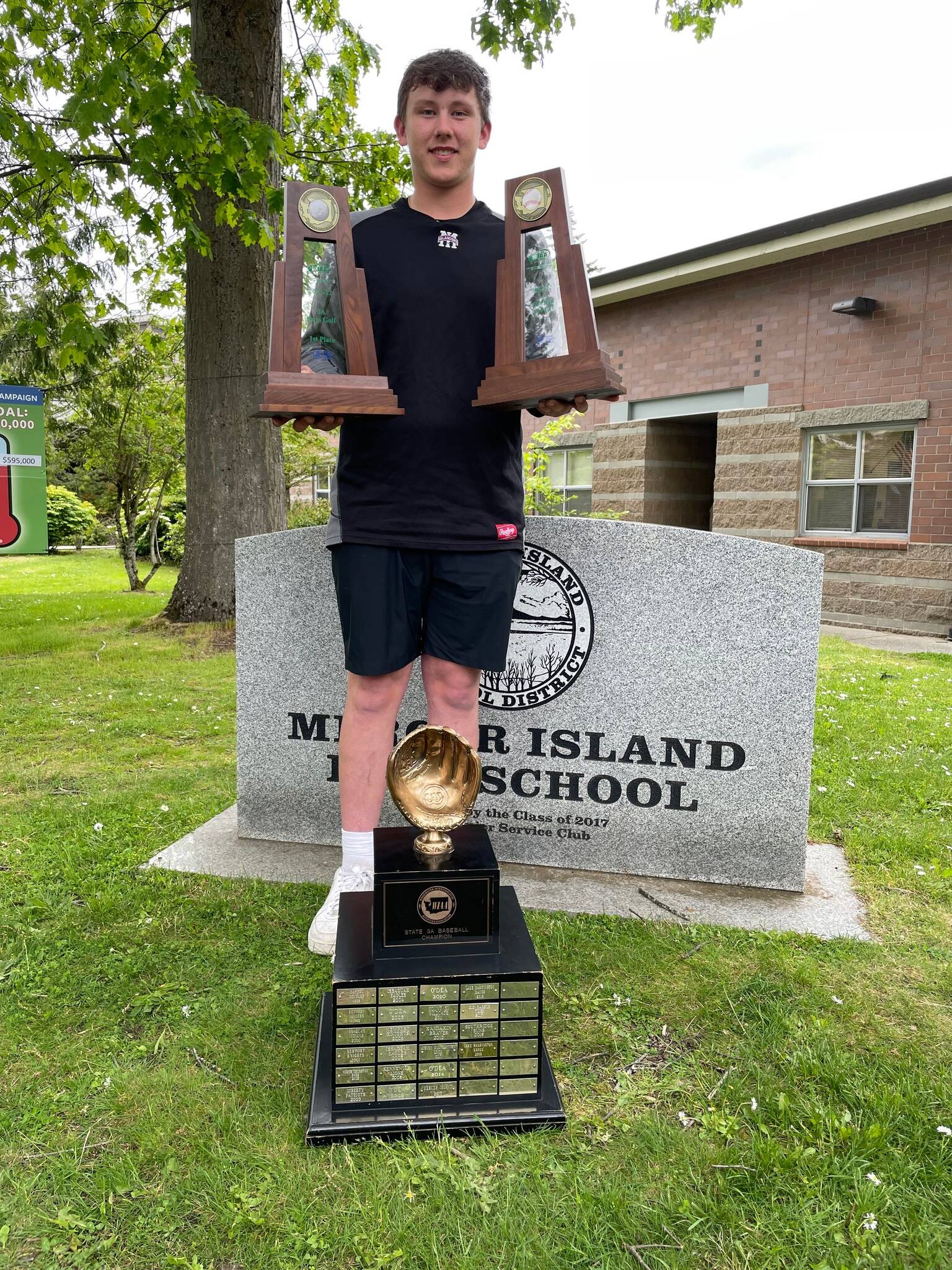 Mercer Island High School junior baseball player and golfer Evan Otte has been named an athlete of the week by the Washington Interscholastic Activities Association. Otte was an integral member of both teams during their runs to 3A state championship titles. In baseball, his pitching led the team to two state wins, including the championship victory. Courtesy of the Mercer Island School District