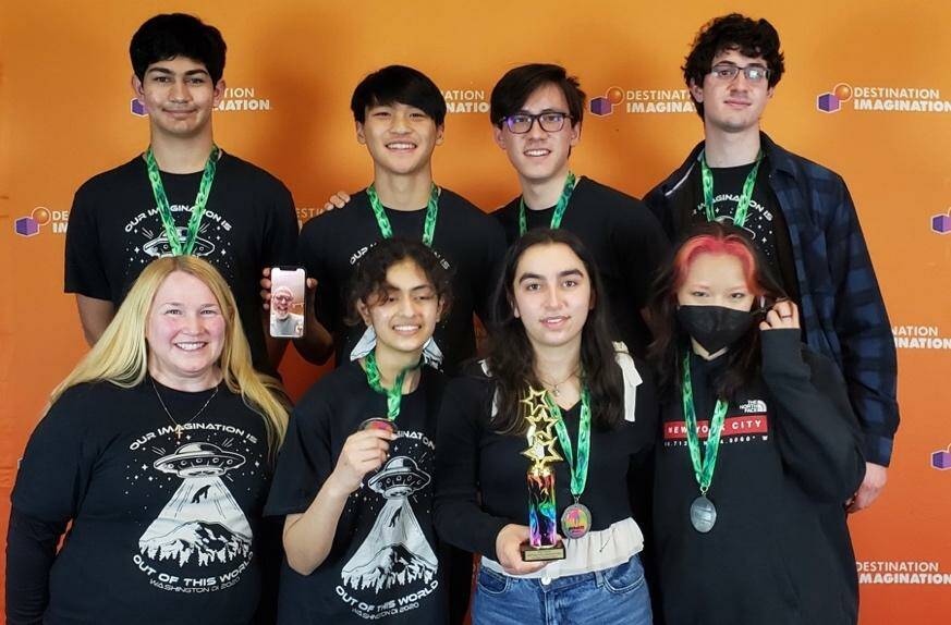 Mercer Island High School’s Destination Imagination team, A Toast to Bread: Back row, Gareth Tatum, Keegan Wang, Ethan Cheney and Aidan Klein; Front row, Team manager Julie Langley, Nandini Damodaran, Aditi Mannby and Helin Wang. Photo courtesy of Fred Mannby