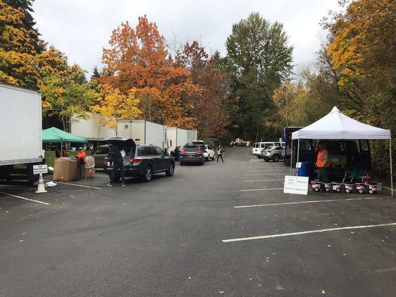 People make donations at a past city recycling event. Photo courtesy of the city of Mercer Island