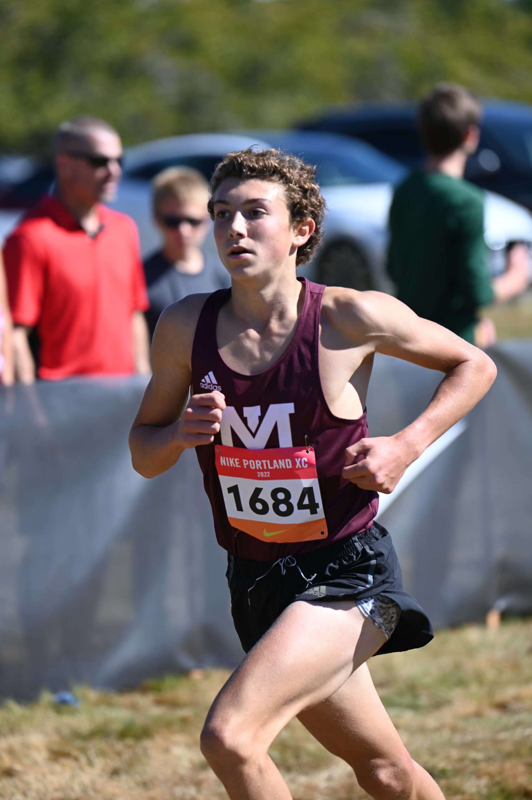 Mercer Island High School sophomore Owen Powell en route to setting a new school 5K record of 15:33.2 and winning the boys varsity Division 1 race at the recent Nike Portland XC 2022. Photo courtesy of Aaron Koopman.