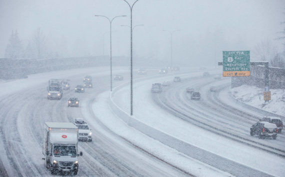 Traffic moves slowly along I-5 through Everett on Tuesday, Dec. 20, 2022. (Olivia Vanni / Sound Publishing)