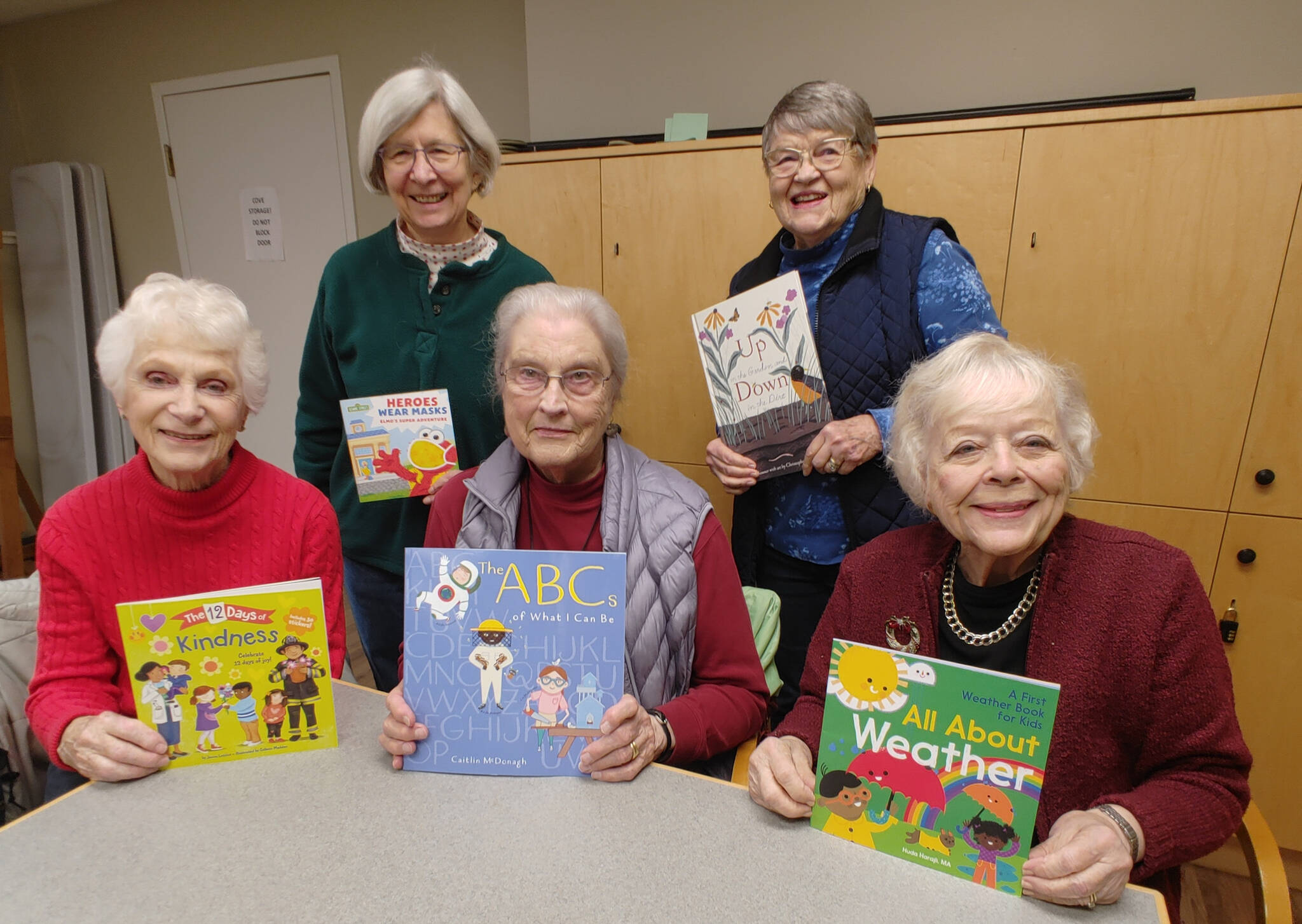 From left to right, Children’s Book Project from Mercer Island members Gail Layman, Judy Ginn, Lola Deane, Pat Norris and Mary Lu Sansburn. Not pictured: Arlene Nelson. Andy Nystrom/ staff photo