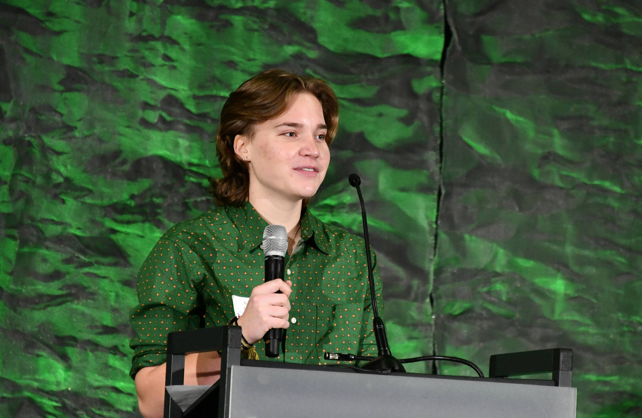 Mercer Island High School’s Renn Novak received the 2023 Mercer Island Schools Foundation Penny Yantis Senior Scholarship at the foundation’s Breakfast of Champions fundraiser on April 25 in the school gymnasium. Andy Nystrom/ staff photo