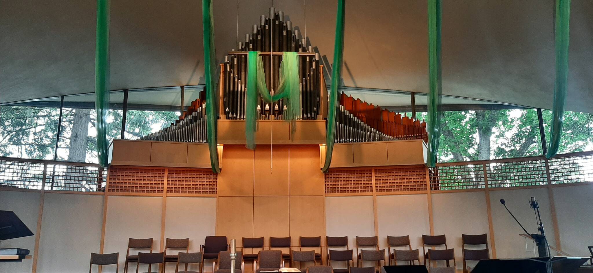 The organ at the front of Mercer Island Presbyterian Church. (Photos courtesy of Carl Dodrill)